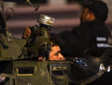Τυνησία: Ο στρατός στους δρόμους λόγω διαδηλωτών που πυρπόλησαν κτίρια (φωτό)